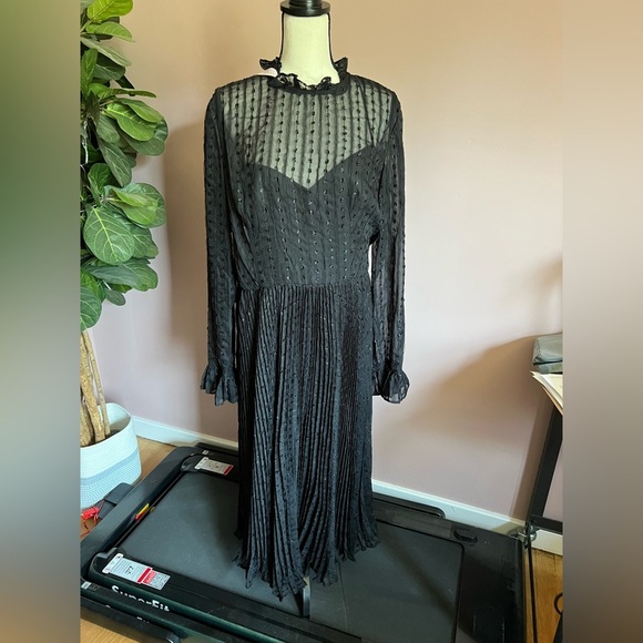 Ieena for Mac Duggal Black Embroidered Long Sleeve Ruffle Dress Size 14 NWT - Picture 4 of 10